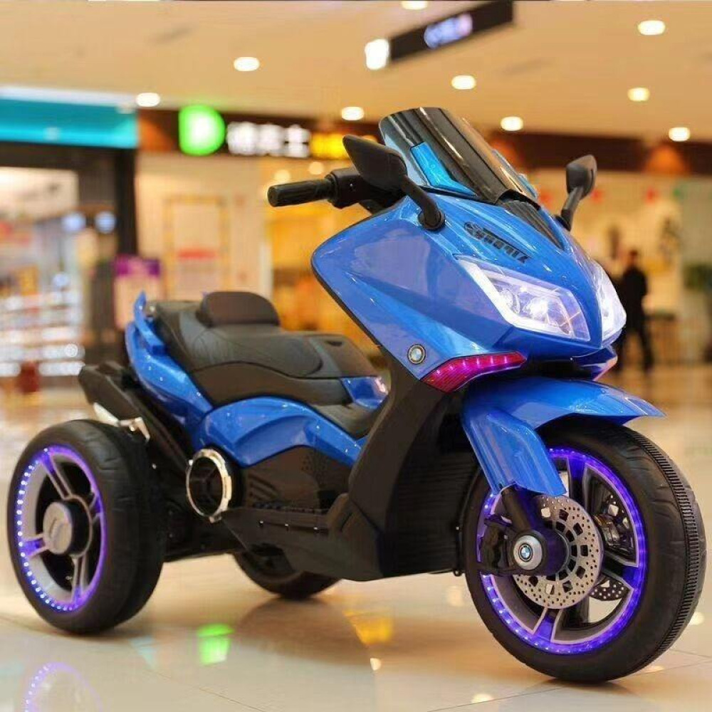 Grand-Touring 12V - Geniş Gövdeli, Yüksek Siperlikli, Konfor Odaklı Maxi Scooter